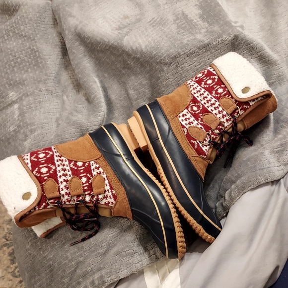 Khombu Maya Waterproof Snow Boots Red Blue 9 EUC - Picture 6 of 13